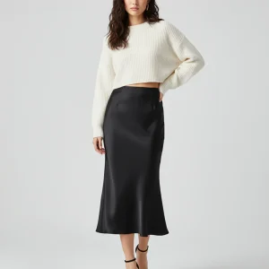 Jupe Satin Noir Fluide Élégante Urbaine